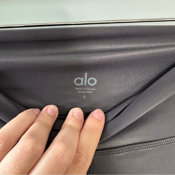 ALO Yoga High Waist Shine Legging Anthracite - Picture 3 of 4